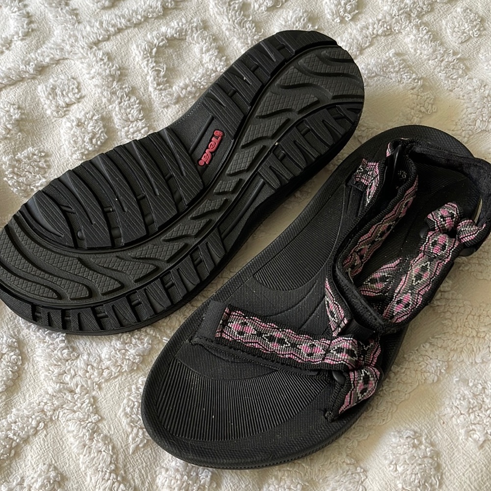 Womens Size 8 Teva Sandals